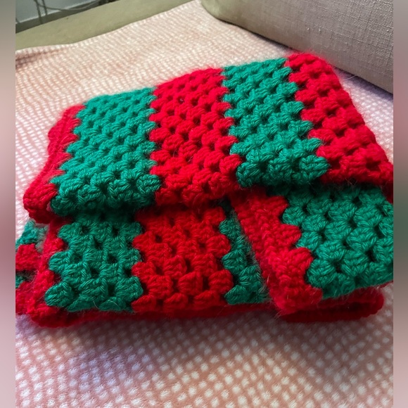 CROCHET multipurpose blanket acrylic wool, 41'x41'x41'x41'. Red-Green. Handmade - Picture 13 of 17